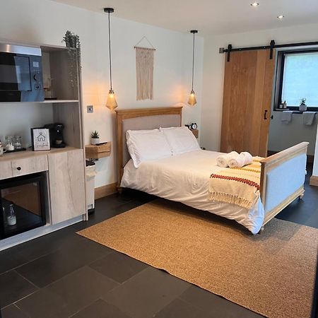 Luxury Courtyard Studio In Llangollen Εξωτερικό φωτογραφία